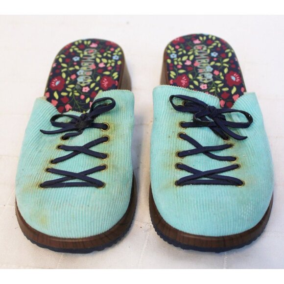 Gymboree Apple For The Teacher Blue Corduroy Slip On Clogs  sz 12 Wedge Flowers - Picture 2 of 9